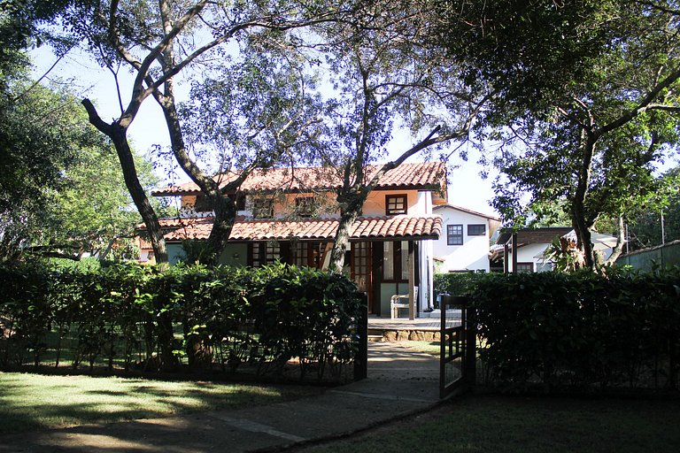 Bz10 House in a gated club community steps from the beach