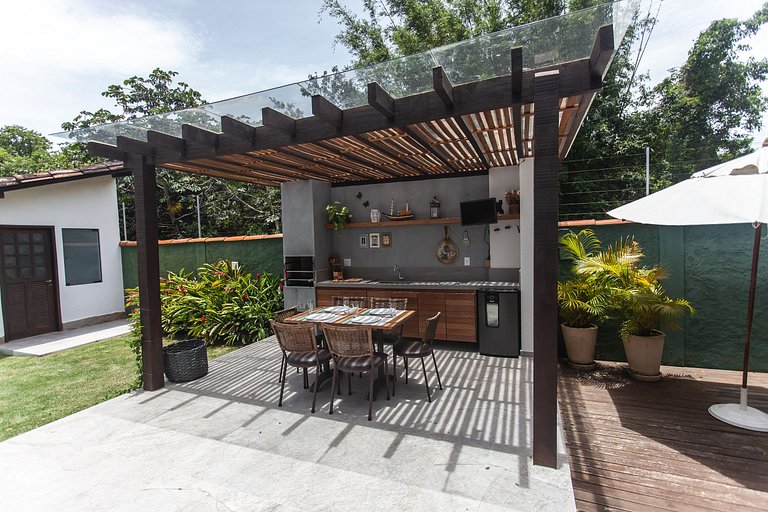 Bz10 House in a gated club community steps from the beach