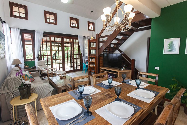 Bz10 Beautiful house! 4 suites in a gated community!