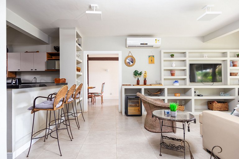 Na Quadra da praia! Casa 5 suítes em condominio. BZ09