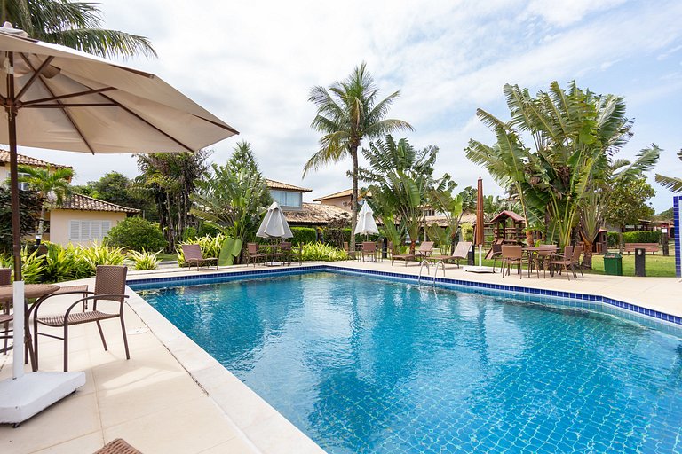 Na Quadra da praia! Casa 5 suítes em condominio. BZ09