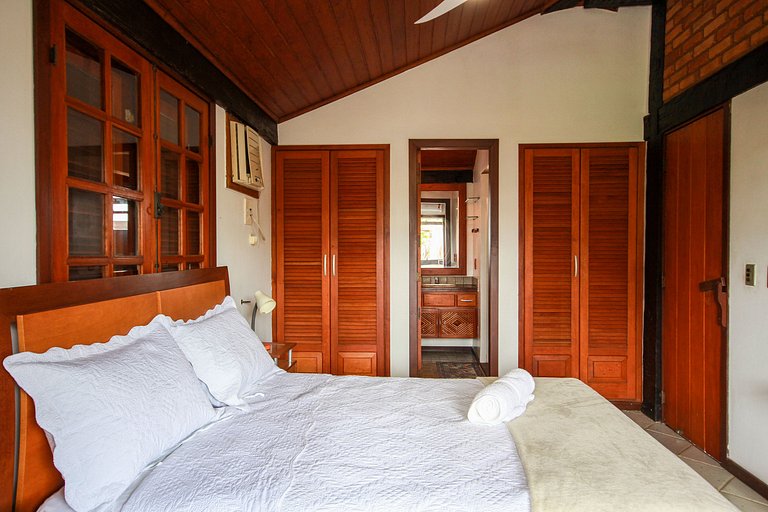 Bz46 150m from the beach! House with Jacuzzi and 5 suites!