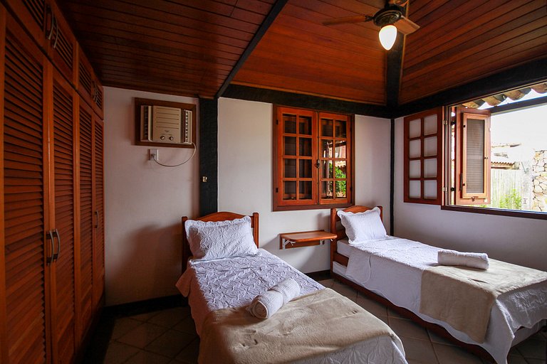 Bz46 150m from the beach! House with Jacuzzi and 5 suites!