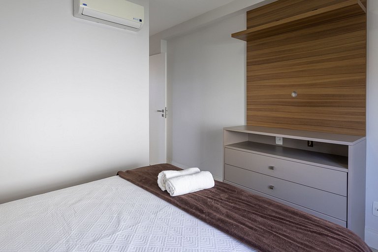 Feet on Orla Bardot! Seafront condominium, house with 4 suit