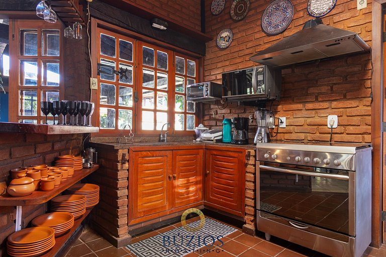 Bz46 300m from the beach! House with Jacuzzi and 5 suites!