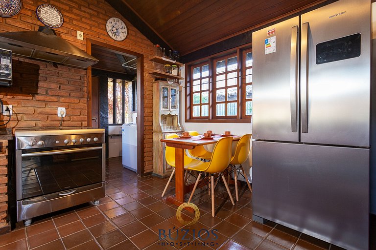 Bz46 150m from the beach! House with Jacuzzi and 5 suites!