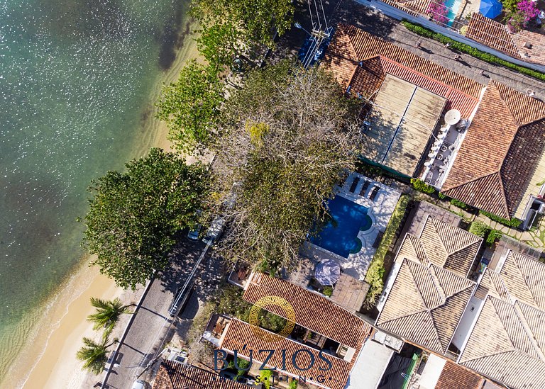 Pé na Orla Bardot Condominio frente al mar casa con 4 suites
