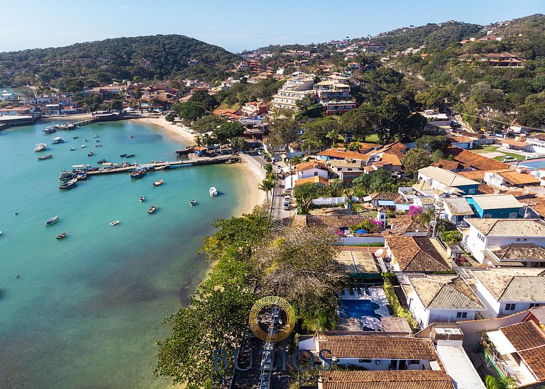 Feet on Orla Bardot! Seafront condominium, house with 4 suit
