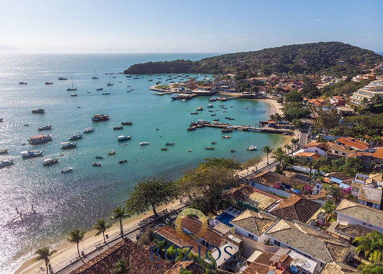 Feet on Orla Bardot! Seafront condominium, house with 4 suit
