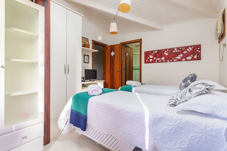 BZ62 Center! Large house, 5 suites and gourmet area