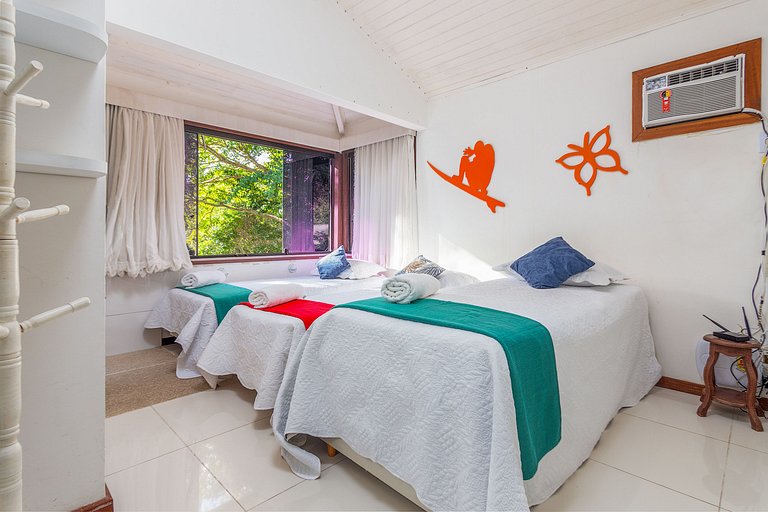 BZ62 Center! Large house, 5 suites and gourmet area