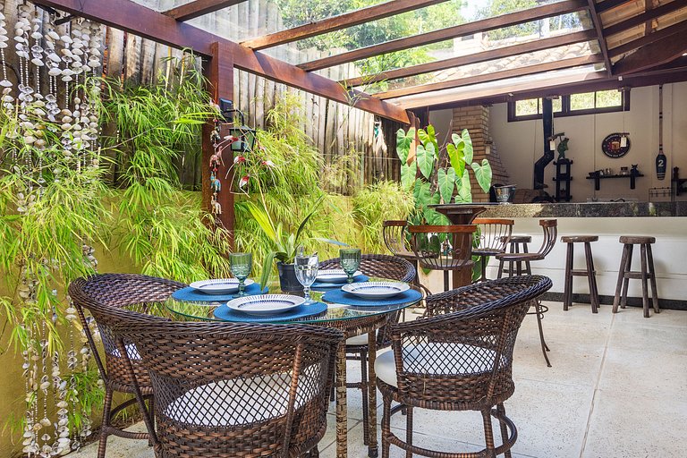 BZ62 Center! Large house, 5 suites and gourmet area
