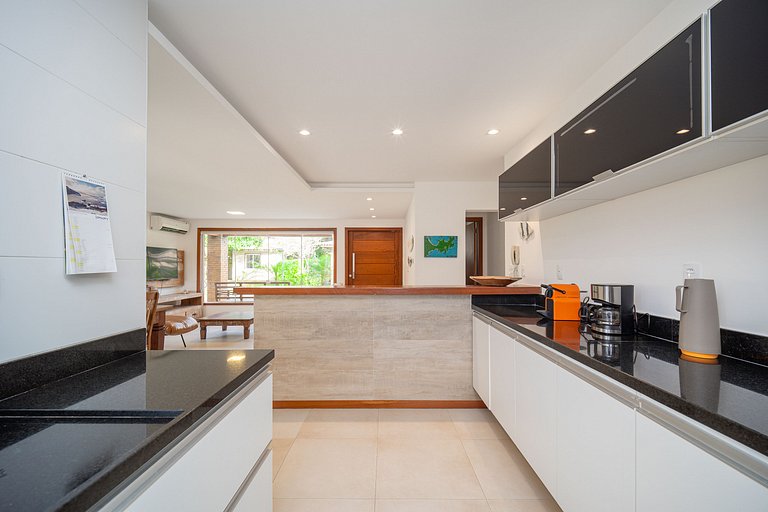 Bz38 House 150m from the beach with private pool