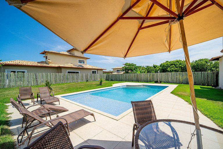 Casa c/ piscina privativa prox. à Rua das Pedras