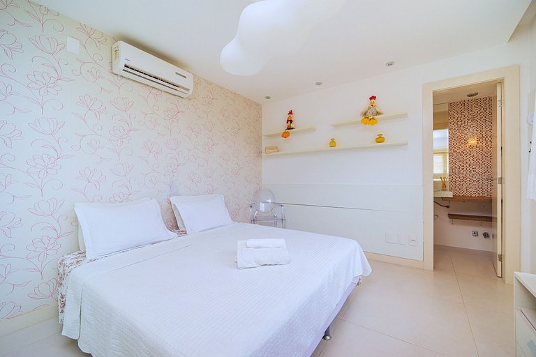 Casa c/ piscina privativa prox. à Rua das Pedras