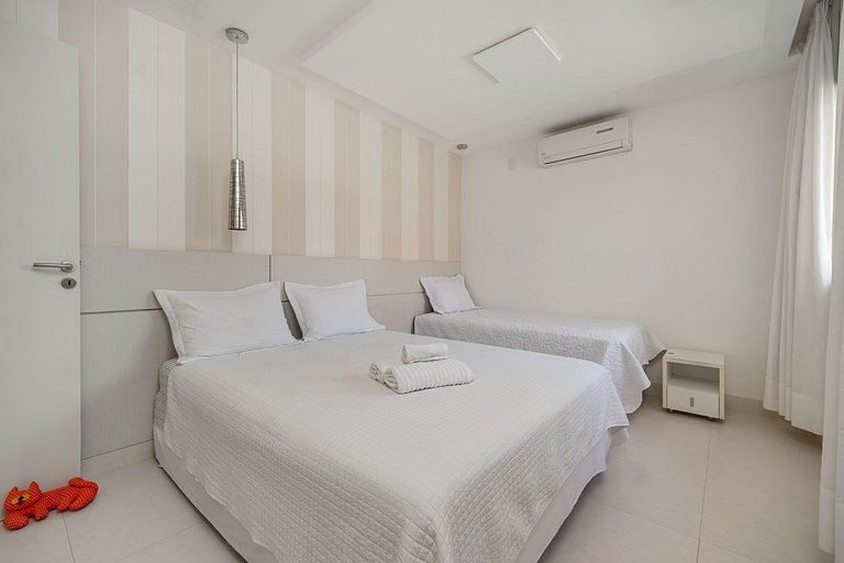 Casa c/ piscina privativa prox. à Rua das Pedras