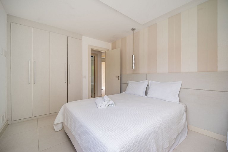 Casa c/ piscina privativa prox. à Rua das Pedras