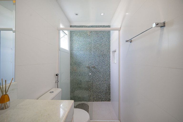 Casa c/ piscina privativa prox. à Rua das Pedras