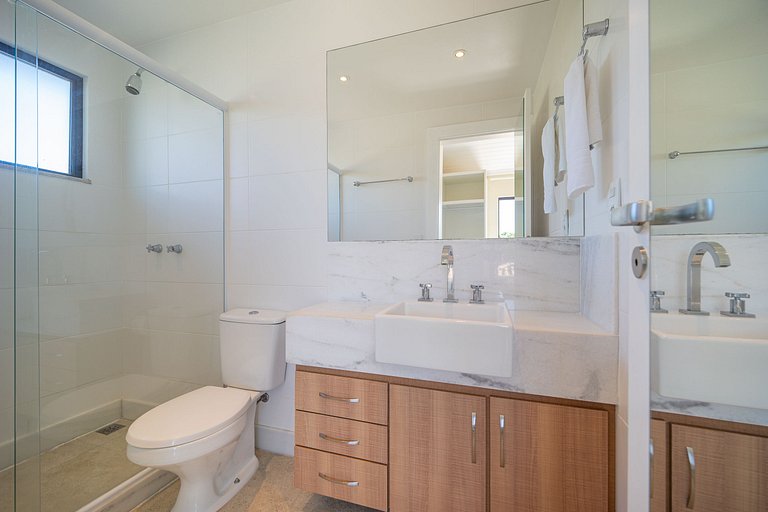 Bz58 Beautiful house with private pool and lake view