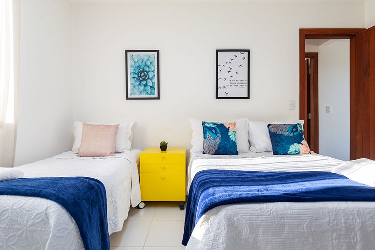 Bz06 House with Heated Pool, 200M from the beach!