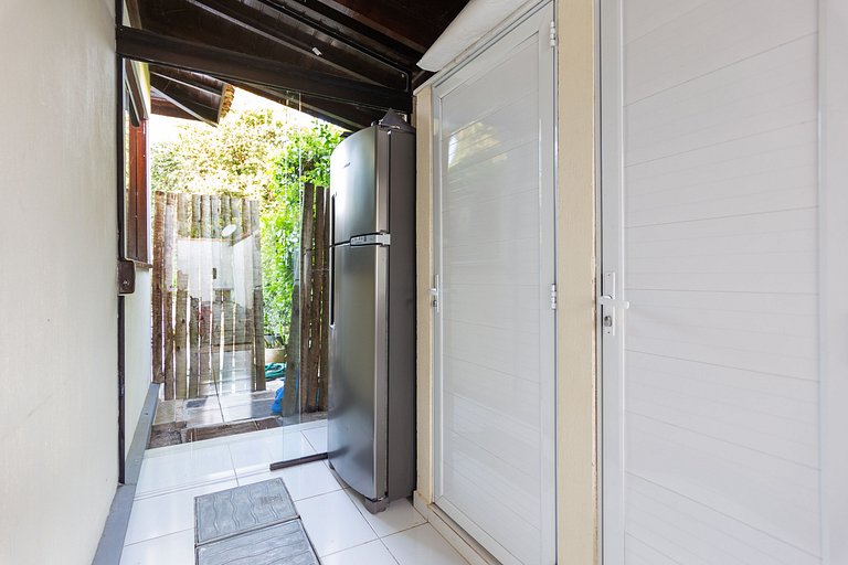 Bz06 House with Heated Pool, 200M from the beach!