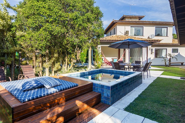 Bz06 House with Heated Pool, 200M from the beach!