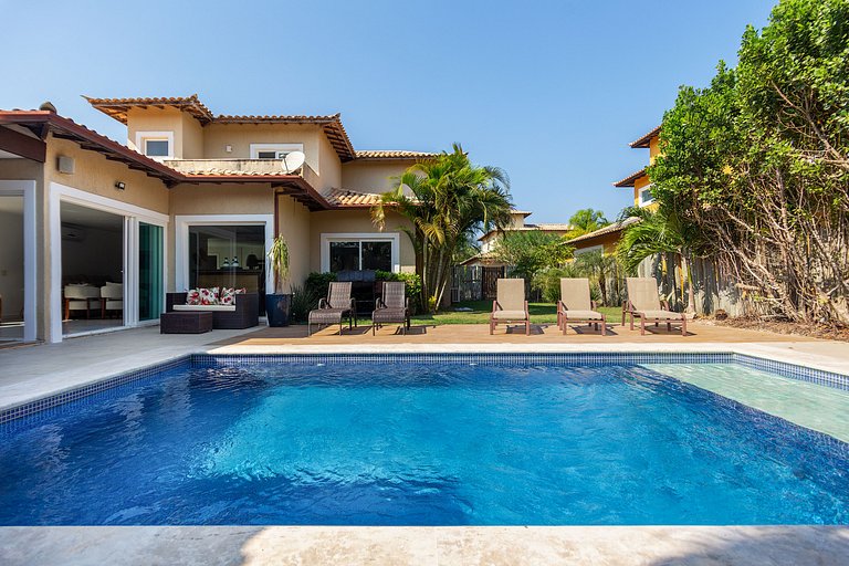 ¡Centro Bz71! Preciosa casa con piscina privada!