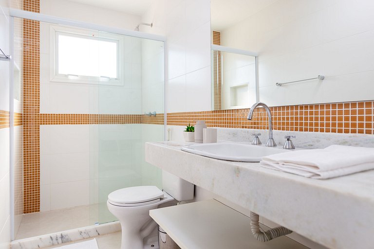 ¡Centro Bz71! Preciosa casa con piscina privada!