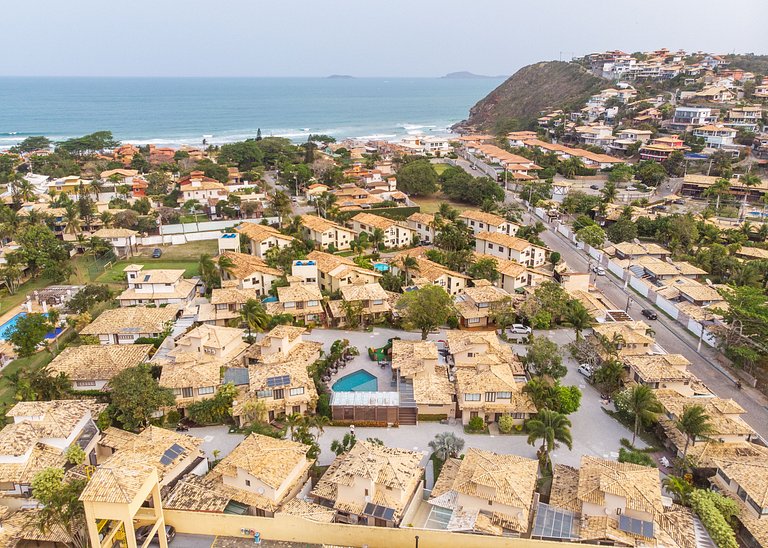 Bz75 House with 4 suites in Geriba 400 meters from the beach