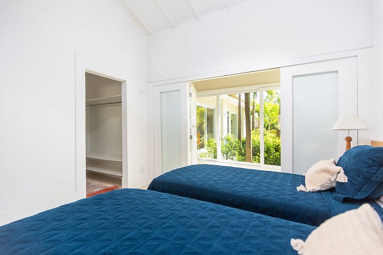 BZ76 casa grande con 3 suites y piscina privada