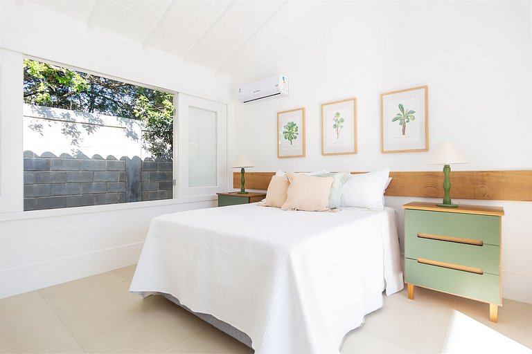 BZ76 large house with 3 suites and private pool