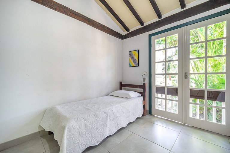 BZ39 House with private pool 150 m from the beach