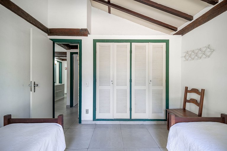 Bz39 House with private pool 300m from the beach!