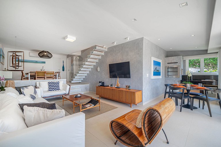 Bz77 Beachfront house with 4 suites!