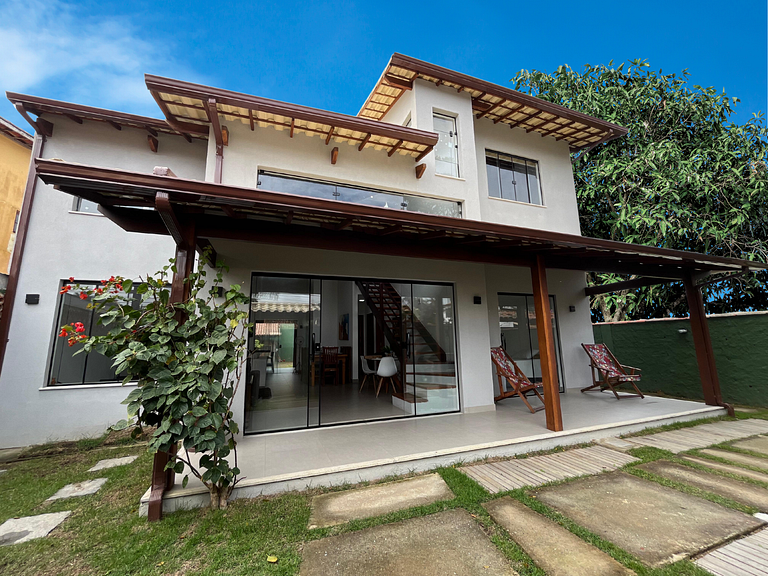 Casa em Geribá com churrasqueira e 4 suítes!