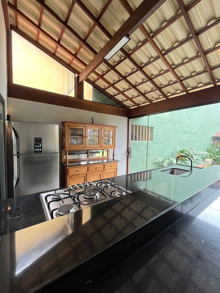 Casa em Geribá com churrasqueira e 4 suítes!