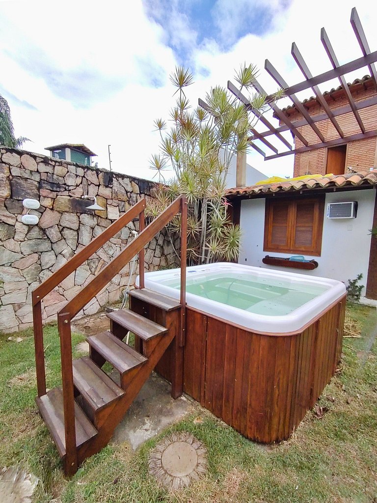 Bz46 300m from the beach! House with Jacuzzi and 5 suites!