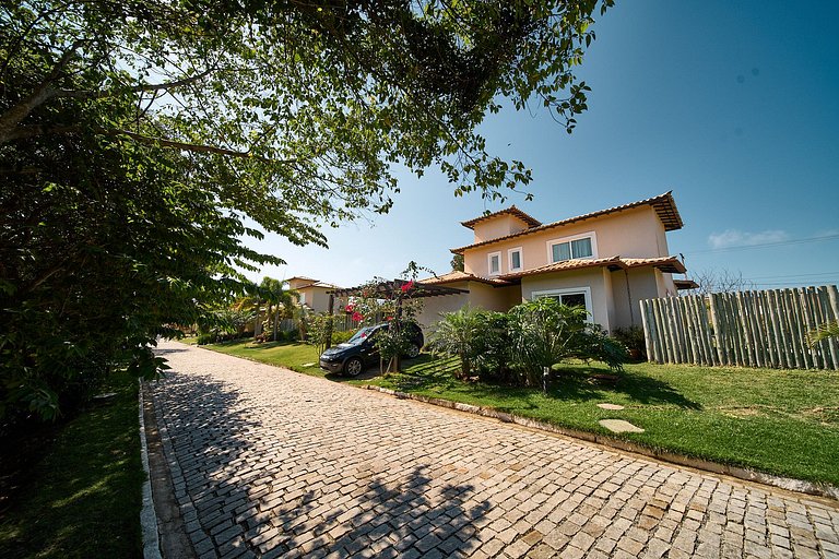 Casa c/ piscina privativa prox. à Rua das Pedras