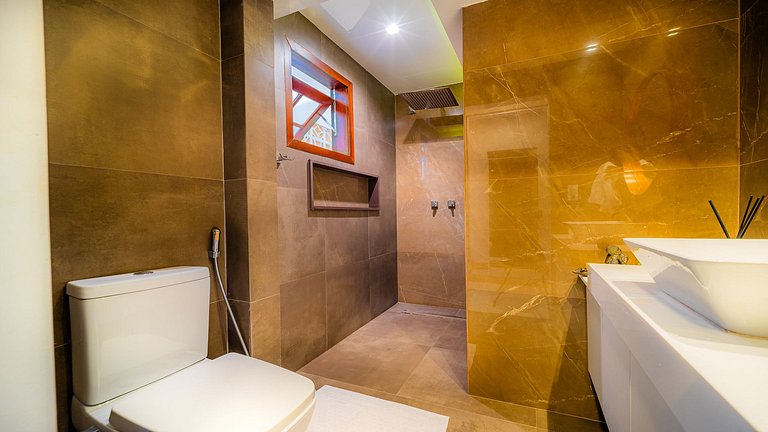 Bz51Centro! Casa c/ sauna privativa Alto Padrão