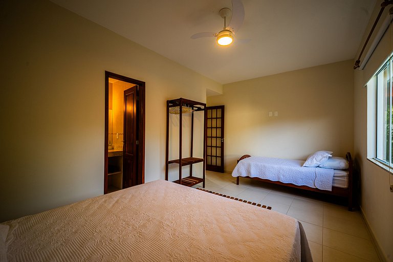 Geribá BZ89!Casa c/ Piscina, área ampla e 4 suites