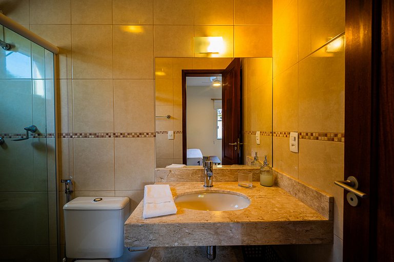 Geribá BZ89!Casa c/ Piscina, área ampla e 4 suites