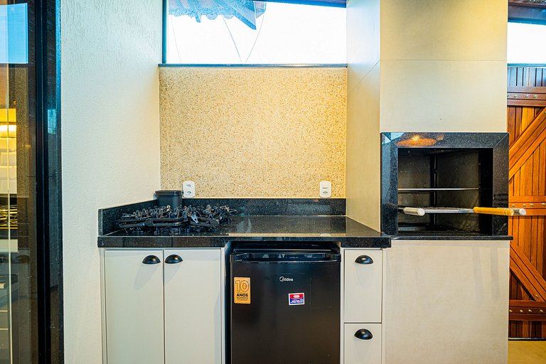 FEET IN THE SAND! DelMare House condo with beach access