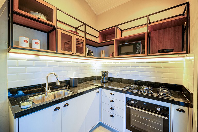 FEET IN THE SAND! DelMare House condo with beach access