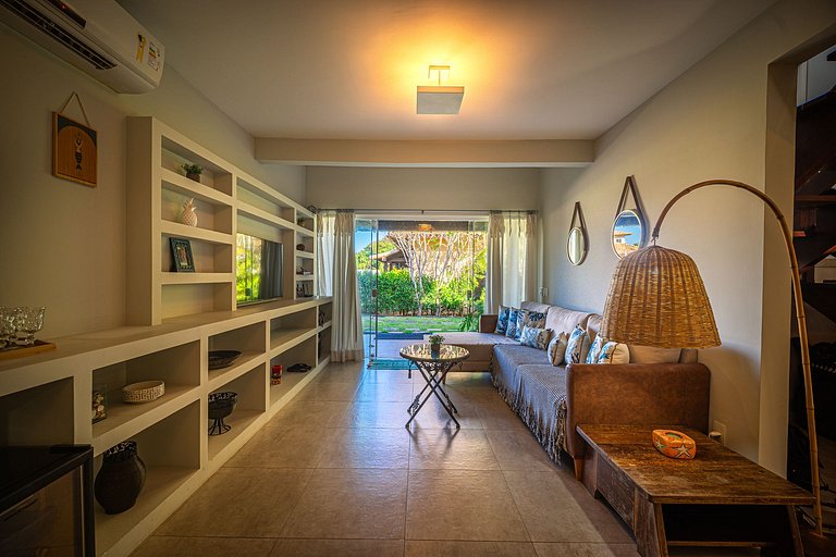 Na Quadra da praia! Casa 5 suítes em condominio. BZ09