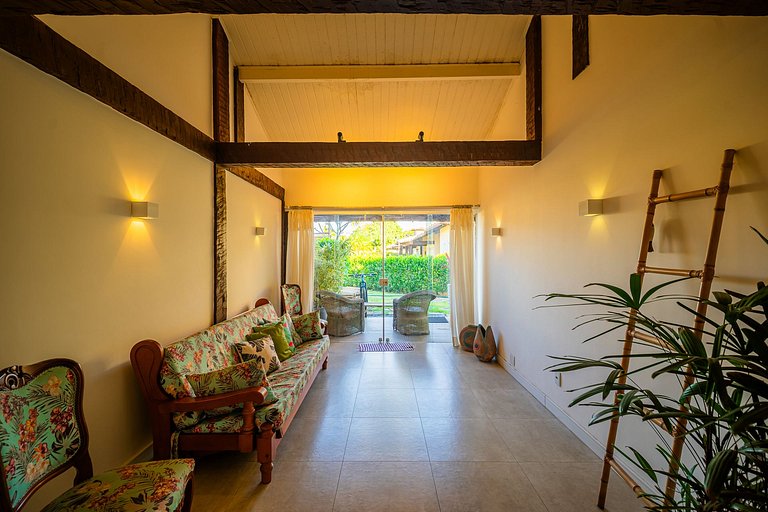 Na Quadra da praia! Casa 5 suítes em condominio. BZ09
