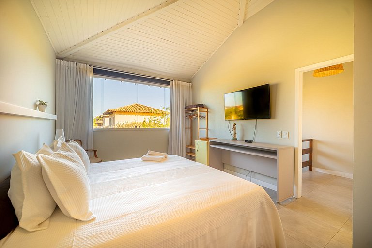 Na Quadra da praia! Casa 5 suítes em condominio. BZ09