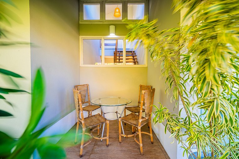 Na Quadra da praia! Casa 5 suítes em condominio. BZ09