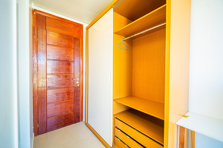 Bz14 Casa c/ piscina/píer d Jet de frente p/ Canal