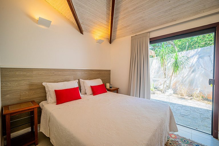 BZ13 House with 5 bedrooms and a private gourmet area!