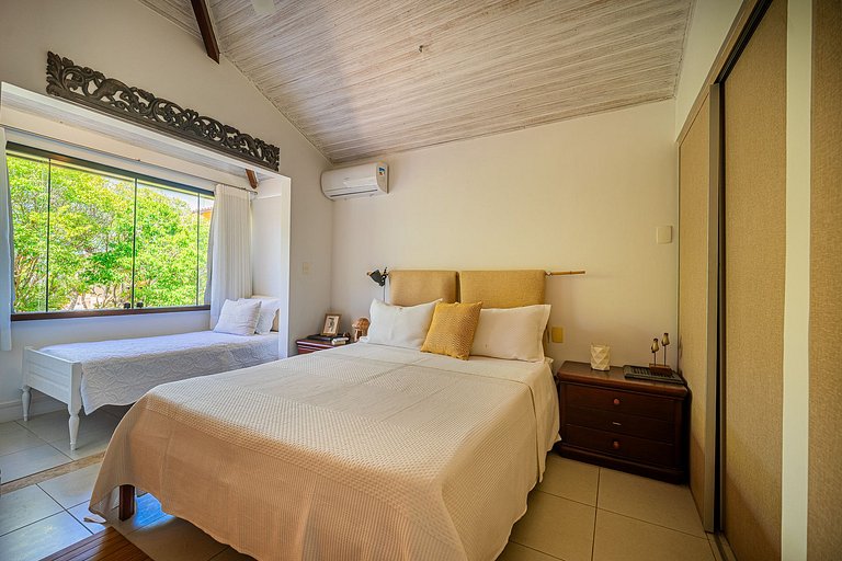 BZ13 House with 5 bedrooms and a private gourmet area!